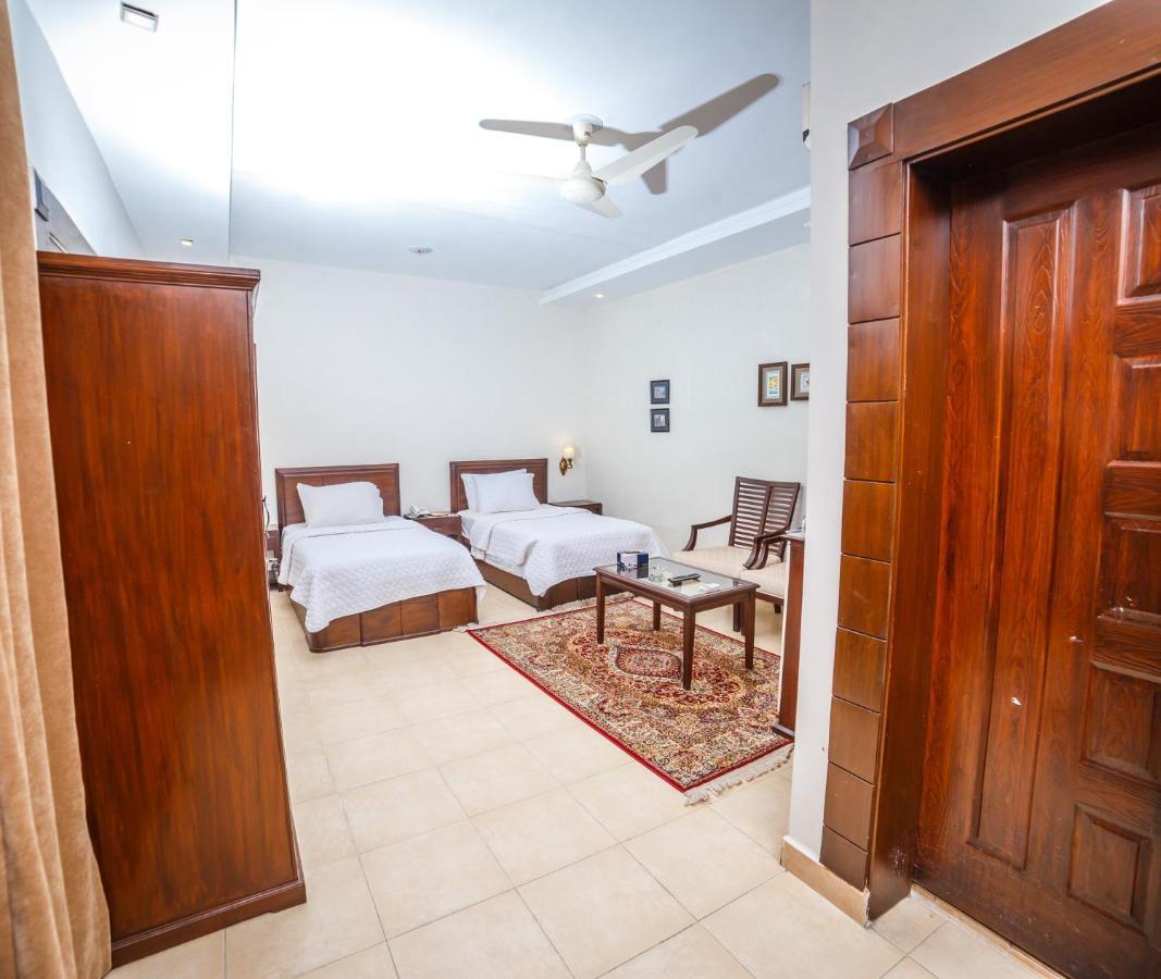 Vip House Hotel Peshawar Eksteriør billede